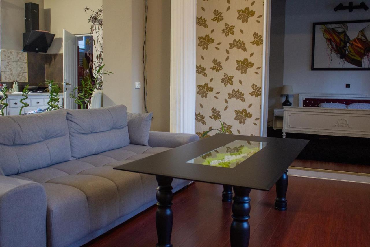 Yox Apartment 1 Oradea Εξωτερικό φωτογραφία
