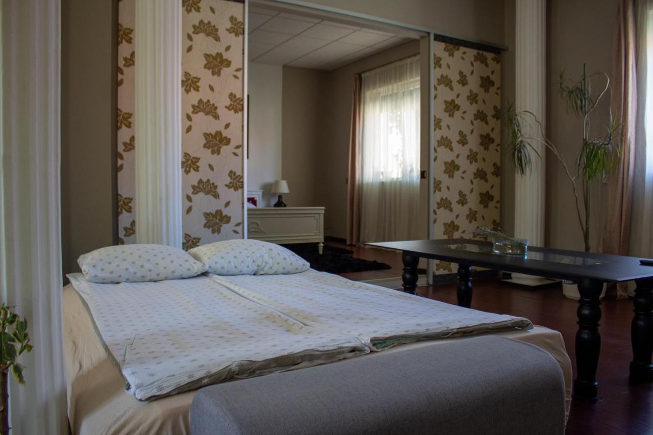 Yox Apartment 1 Oradea Εξωτερικό φωτογραφία