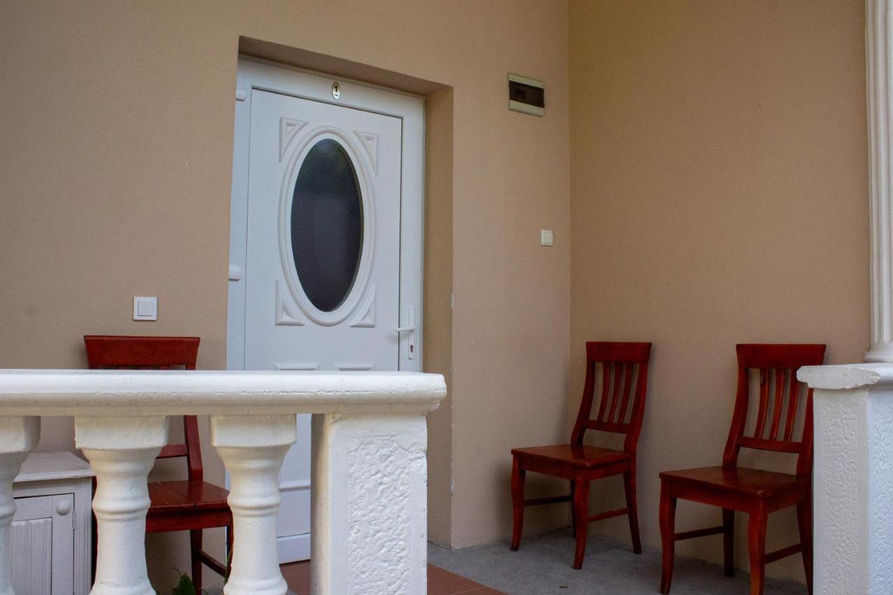 Yox Apartment 1 Oradea Εξωτερικό φωτογραφία