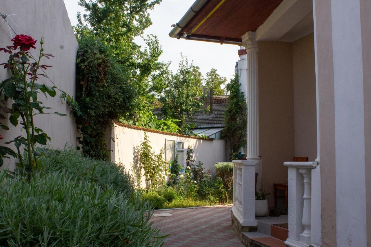 Yox Apartment 1 Oradea Εξωτερικό φωτογραφία